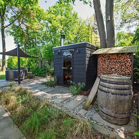 86, Bed & Outdoor Wellness - Sauna, Hottub, Icebath & Outdoor Shower Included! Oisterwijk Exterior photo