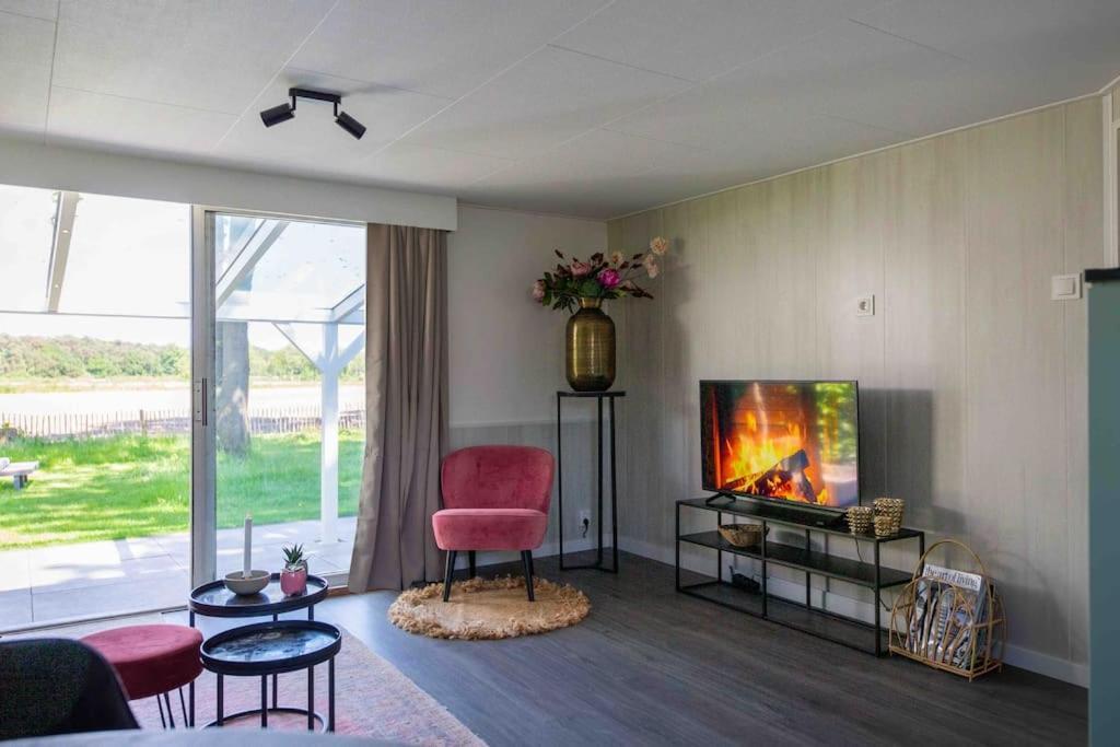 86, Bed & Outdoor Wellness - Sauna, Hottub, Icebath & Outdoor Shower Included! Chalet