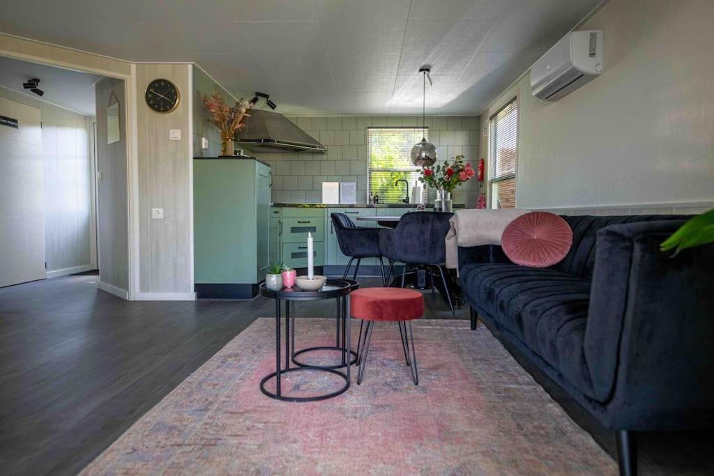 86, Bed & Outdoor Wellness - Sauna, Hottub, Icebath & Outdoor Shower Included! Chalet