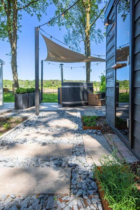 Chalet 86, Bed & Outdoor Wellness - Sauna, Hottub, Icebath & Outdoor Shower Included! *