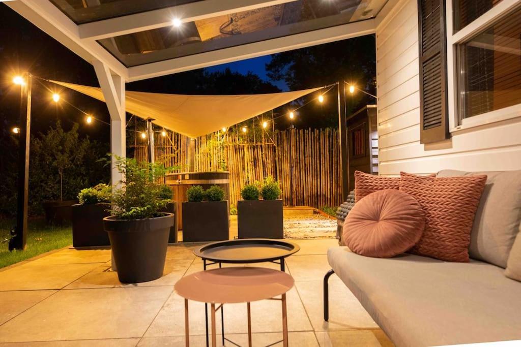 86, Bed & Outdoor Wellness - Sauna, Hottub, Icebath & Outdoor Shower Included!