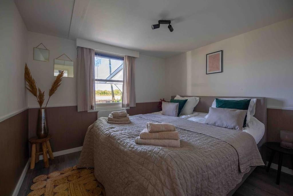 86, Bed & Outdoor Wellness - Sauna, Hottub, Icebath & Outdoor Shower Included!