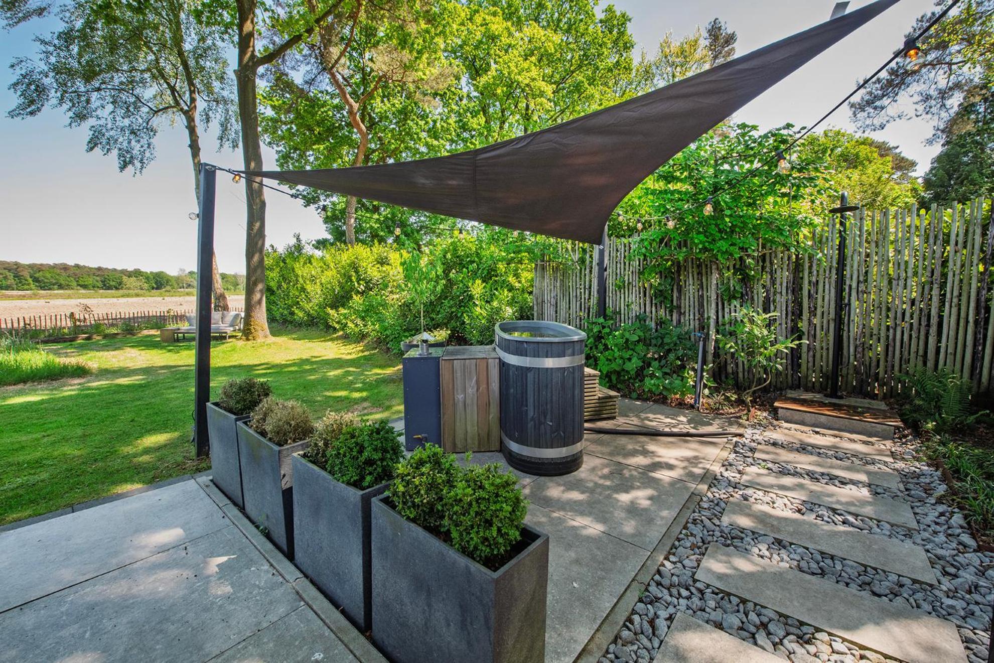 Chalet 86, Bed & Outdoor Wellness - Sauna, Hottub, Icebath & Outdoor Shower Included!