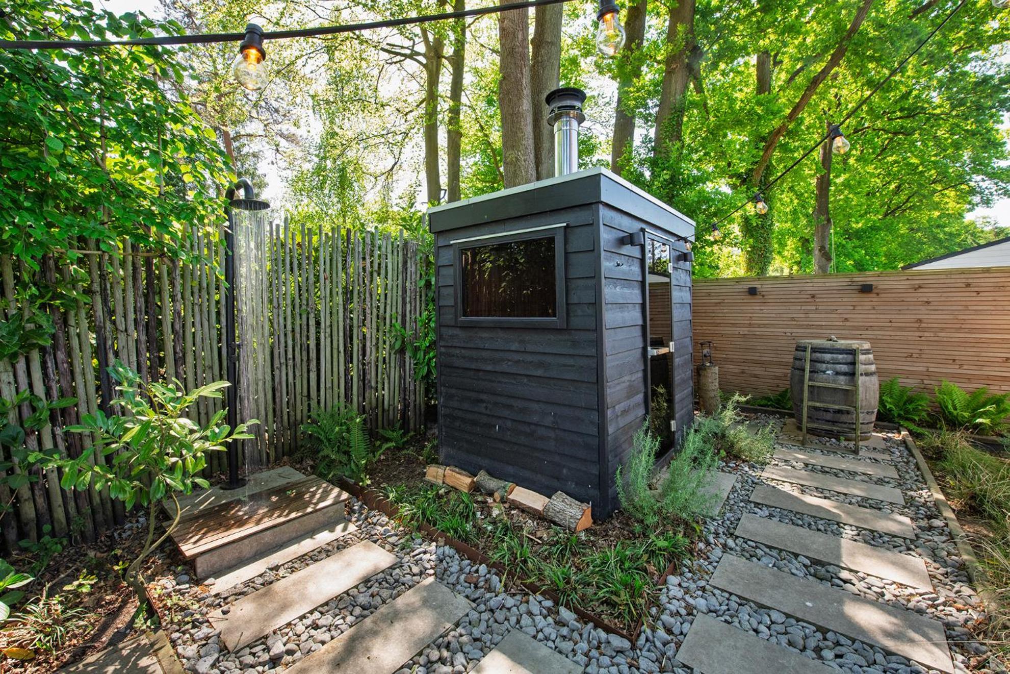 86, Bed & Outdoor Wellness - Sauna, Hottub, Icebath & Outdoor Shower Included! *