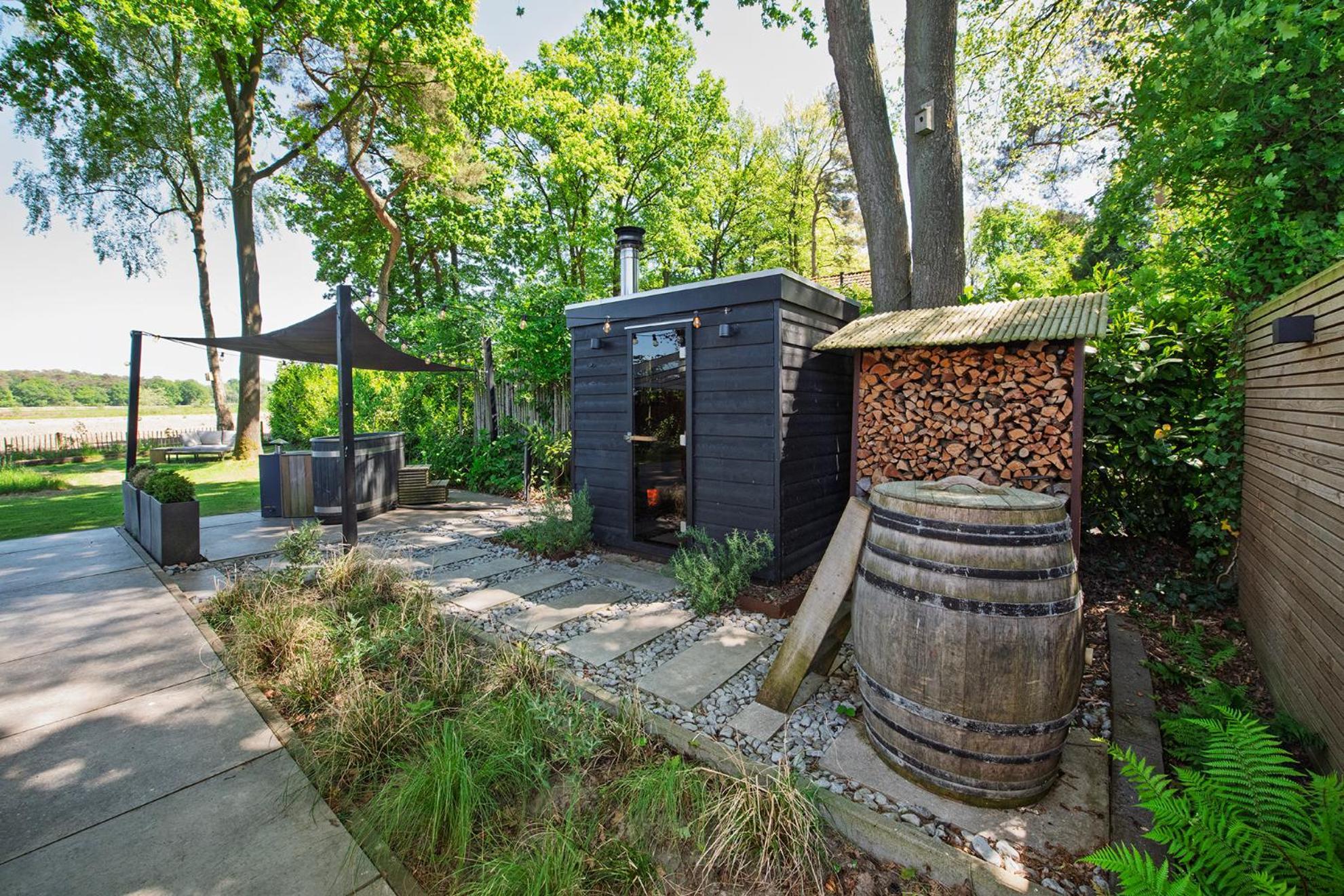 86, Bed & Outdoor Wellness - Sauna, Hottub, Icebath & Outdoor Shower Included! Chalet *